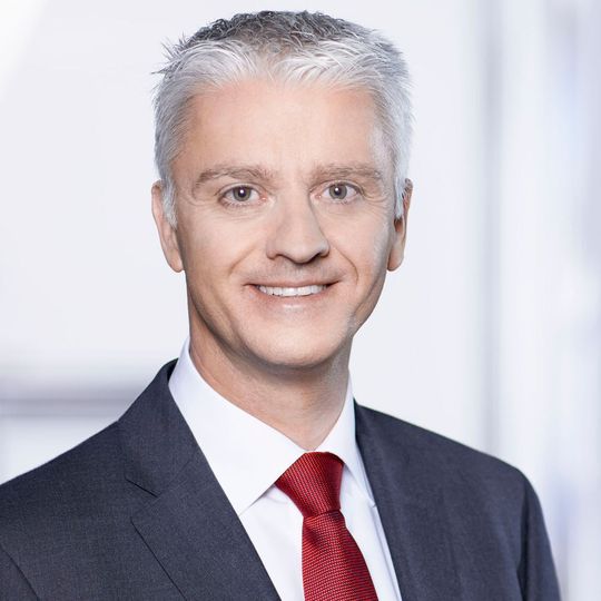 Seit 25 Jahren arbeitet Willy Stahl bei RAS und hat das Unternehmen in dieser Zeit maßgeblich geprägt. Seit 25 Jahren arbeitet Willy Stahl bei RAS und hat das Unternehmen in dieser Zeit maßgeblich geprägt.