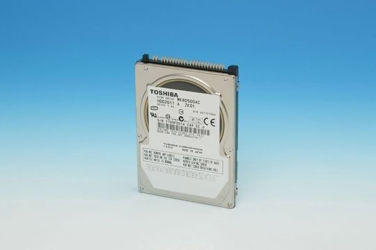 Robuste 2,5-Zoll-Festplatte von Toshiba für den Einsatz im Pkw und in der Industrie. Robuste 2,5-Zoll-Festplatte von Toshiba für den Einsatz im Pkw und in der Industrie.