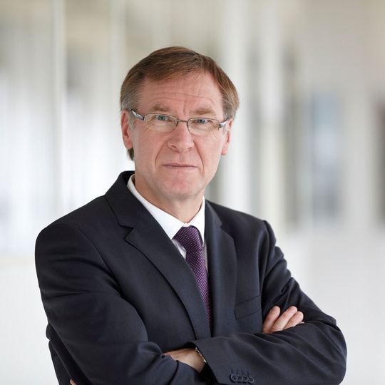 „Mit diesem Ergebnis konnten wir das Rekordjahr 2013 um rund 20 % übertreffen“, sagt Aweba-Geschäftsführer Rüdiger Drewes. „Mit diesem Ergebnis konnten wir das Rekordjahr 2013 um rund 20 % übertreffen“, sagt Aweba-Geschäftsführer Rüdiger Drewes.