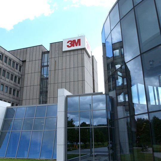 3M hat ein neues Material entwickelt, das die Leistungsfähigkeit von Lithium-Ionen-Batterien um bis zu 40 Prozent erhöhen soll. 3M hat ein neues Material entwickelt, das die Leistungsfähigkeit von Lithium-Ionen-Batterien um bis zu 40 Prozent erhöhen soll.