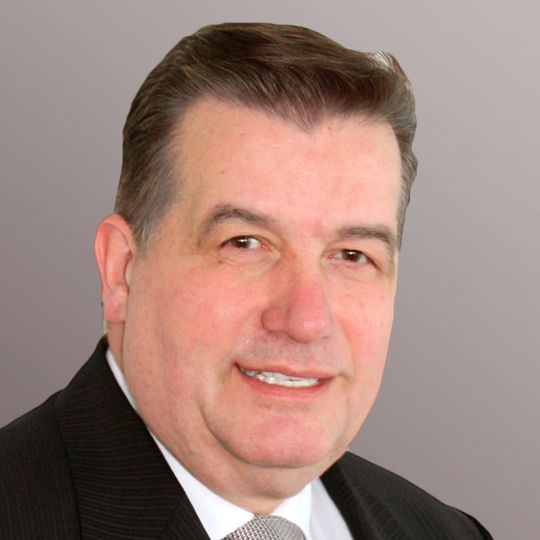 Am 31. Oktober 2015, einen Tag nach dem 32. Deutschen Logistik-Kongress, geht der Hellmann-Generalbevollmächtigte Karl Engelhard in den wohlverdienten Ruhestand. Am 31. Oktober 2015, einen Tag nach dem 32. Deutschen Logistik-Kongress, geht der Hellmann-Generalbevollmächtigte Karl Engelhard in den wohlverdienten Ruhestand.