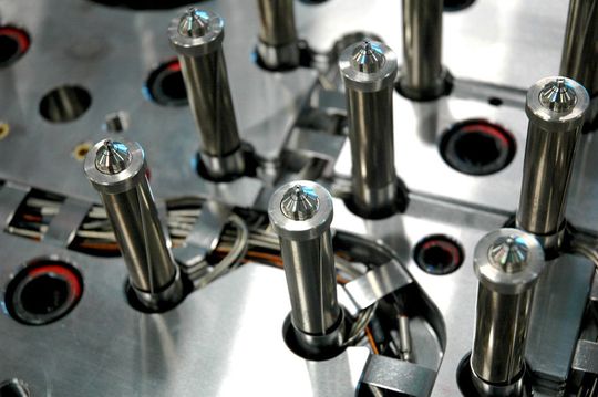Husky’s Ultra Helix provides the possibility to direct gate parts with gate vestige so clean it is often unmeasurable, with a level of gate quality that lasts for millions of cycles, Husky claims. Husky’s Ultra Helix provides the possibility to direct gate parts with gate vestige so clean it is often unmeasurable, with a level of gate quality that lasts for millions of cycles, Husky claims.