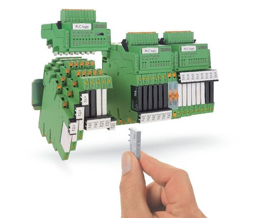 89 Leser folgten dem Aufruf zum elektrotechnik-Praxistest und widmeten sich 6 Wochen dem Logikmodul PLC Logic von Phoenix Contact. 89 Leser folgten dem Aufruf zum elektrotechnik-Praxistest und widmeten sich 6 Wochen dem Logikmodul PLC Logic von Phoenix Contact.