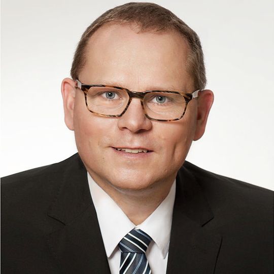 Dr.-Ing. Cornelius Weiß ist neuer Vorsitzenden der Geschäftsführung der Dr. Schneider Unternehmensgruppe. Dr.-Ing. Cornelius Weiß ist neuer Vorsitzenden der Geschäftsführung der Dr. Schneider Unternehmensgruppe.