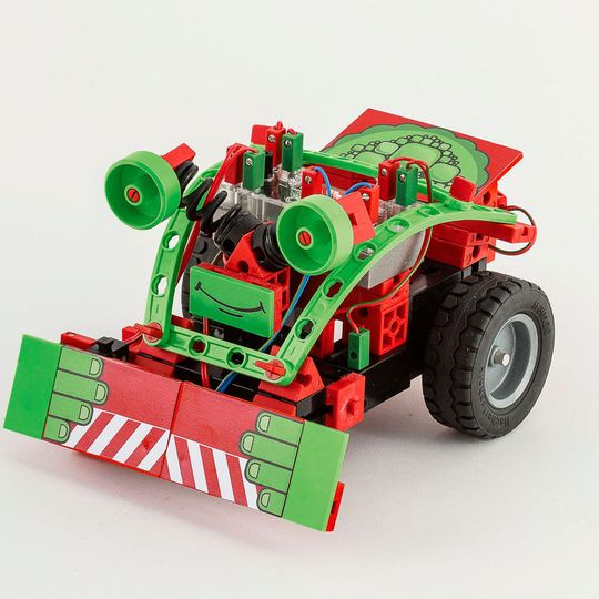 Aus mehr als 145 Bauteilen, dem fischertechnik Robotics-Modul, einem Spursensor, zwei Tastern, zwei XS Motoren und einem Batteriehalter für eine 9-Volt-Blockbatterie entstehen fünf verschiedene Mini Bots Aus mehr als 145 Bauteilen, dem fischertechnik Robotics-Modul, einem Spursensor, zwei Tastern, zwei XS Motoren und einem Batteriehalter für eine 9-Volt-Blockbatterie entstehen fünf verschiedene Mini Bots