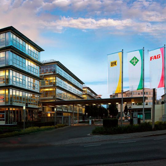 Schaeffler ist nun auch auf dem Frankfurter Börsenparkett zu Hause. Schaeffler ist nun auch auf dem Frankfurter Börsenparkett zu Hause.