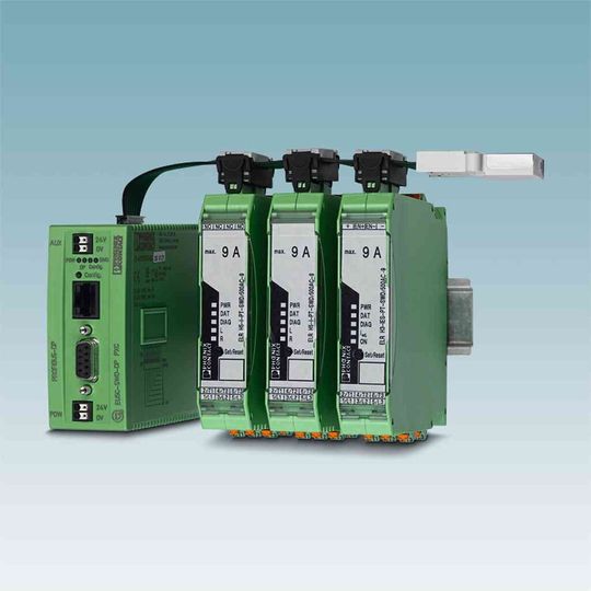 Über Smartwire-DT und ein Gateway lassen sich die Hybrid-Motorstarter an eine überlagerte Steuerung anbinden.