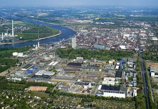 Aus dem Bayer Chemiepark wird zum 1. Januar 2008 der „Chempark“ mit über 60 Partnern an den Standorten Leverkusen, Dormagen und Krefeld-Uerdingen. Das Foto zeigt den Chempark Leverkusen. Aus dem Bayer Chemiepark wird zum 1. Januar 2008 der „Chempark“ mit über 60 Partnern an den Standorten Leverkusen, Dormagen und Krefeld-Uerdingen. Das Foto zeigt den Chempark Leverkusen.