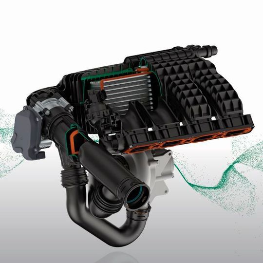 Die Komination aus aktivem Ansaugmodul, Ladeluftkühlung und E-Booster ermöglicht ein besseres Ansprechverhalten und senkt den Spritverbrauch.