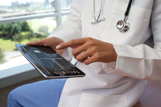 Healthcare: Die Medizintechnik hat spezielle Anforderungen, vor allem in Bezug auf die Sicherheit. Healthcare: Die Medizintechnik hat spezielle Anforderungen, vor allem in Bezug auf die Sicherheit.