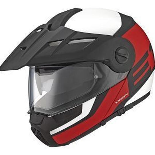 Der neue Helm soll den Spagat zwischen Sport- und Tourenhelmen einerseits und Enduro- und Motocrosshelmen andererseits schaffen. Der neue Helm soll den Spagat zwischen Sport- und Tourenhelmen einerseits und Enduro- und Motocrosshelmen andererseits schaffen.