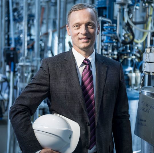 „Wir konnten in den letzten 25 Jahren um durchschnittlich 25 % pro Jahr wachsen“, sagt Dr. Michael Koncar, Geschäftsführer von VTU. „Wir konnten in den letzten 25 Jahren um durchschnittlich 25 % pro Jahr wachsen“, sagt Dr. Michael Koncar, Geschäftsführer von VTU.