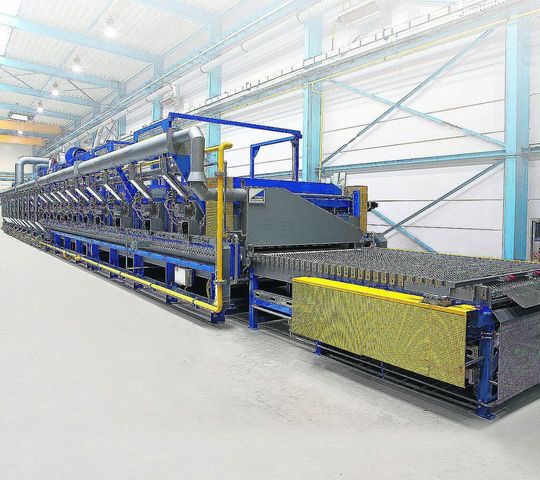 Ein Rollenherdofen für das Presshärten von Blechen wie er vom Industrieofenbauer Schwartz entwickelt, gebaut und beim Kunden installiert wird. Über die Möglichkeiten informiert der Aussteller auf der Blechexpo. Ein Rollenherdofen für das Presshärten von Blechen wie er vom Industrieofenbauer Schwartz entwickelt, gebaut und beim Kunden installiert wird. Über die Möglichkeiten informiert der Aussteller auf der Blechexpo.