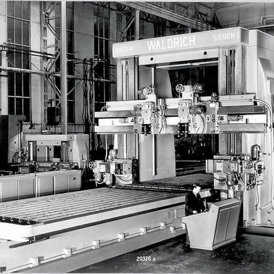 Für seine Großwerkzeugmaschinen, wie hier eine Hobelmaschine aus den 1950ern, ist Waldrich Siegen weltweit bekannt. Für seine Großwerkzeugmaschinen, wie hier eine Hobelmaschine aus den 1950ern, ist Waldrich Siegen weltweit bekannt.