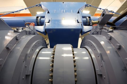 Weltgrößter Getriebeprüfstand für Windturbinen mit fehlersicherer Steuerung an Profinet. Weltgrößter Getriebeprüfstand für Windturbinen mit fehlersicherer Steuerung an Profinet.