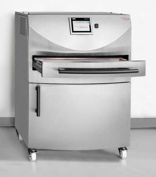 Die Cartolux 850 ist eine Heißversiegelungsmaschine der Produktreihe Top Clean Seal. Sie eignet sich für XXL-Formate bis maximal 850 x 300 mm. Die Cartolux 850 ist eine Heißversiegelungsmaschine der Produktreihe Top Clean Seal. Sie eignet sich für XXL-Formate bis maximal 850 x 300 mm.
