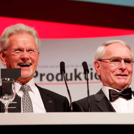 Deutscher Maschinenbau Preis 2015 für Gerhard Sturm (rechts) und Dr. Manfred Wittenstein (links). Gründer von EBM-Papst und früherer VDMA-Präsident werden für ihre Lebensleistung als Unternehmer ausgezeichnet. Deutscher Maschinenbau Preis 2015 für Gerhard Sturm (rechts) und Dr. Manfred Wittenstein (links). Gründer von EBM-Papst und früherer VDMA-Präsident werden für ihre Lebensleistung als Unternehmer ausgezeichnet.