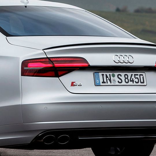 Für einen S8 Plus rufen die Audi-Partner mindestens 145.200 Euro auf. Für einen S8 Plus rufen die Audi-Partner mindestens 145.200 Euro auf.