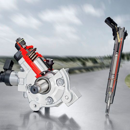 Einspritzpumpen und Injektoren wie das Bosch-Common-Rail-System CRS3-25 erzeugen dank gehärtetem Stahl Drücke von 2500 Bar. Einspritzpumpen und Injektoren wie das Bosch-Common-Rail-System CRS3-25 erzeugen dank gehärtetem Stahl Drücke von 2500 Bar.