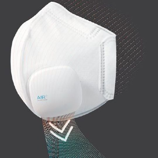 Innosparks hat auf der A+A die weltweit erste Atemschutzmaske mit ansteckbarem Mikroventilator vorgestellt. Innosparks hat auf der A+A die weltweit erste Atemschutzmaske mit ansteckbarem Mikroventilator vorgestellt.