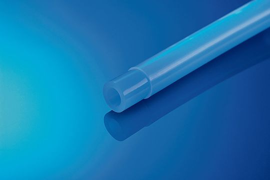 Polyolefine als unpolare Thermoplaste mit einem Silikonelastomer zu einem neuartigen Haftverbund vereinen: Ideal bei koextrudierten Schläuchen, deren Silikonaußenschicht für hervorragende Pumpeigenschaften und ein exzellentes Rückstellverhalten sorgen. Gleichzeitig zeigt die PP-Innenschicht mit seiner ausgeprägten Hydrophobie und der geringen Gaspermeabilität nahezu keine Wechselwirkungen mit dem Durchflussmedium. Polyolefine als unpolare Thermoplaste mit einem Silikonelastomer zu einem neuartigen Haftverbund vereinen: Ideal bei koextrudierten Schläuchen, deren Silikonaußenschicht für hervorragende Pumpeigenschaften und ein exzellentes Rückstellverhalten sorgen. Gleichzeitig zeigt die PP-Innenschicht mit seiner ausgeprägten Hydrophobie und der geringen Gaspermeabilität nahezu keine Wechselwirkungen mit dem Durchflussmedium.