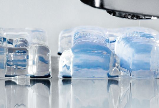 Dreidimensionale Werkstücke aus Silikon: Mit der von Wacker entwickelten 3D-Technologie ist es erstmals möglich, sie herzustellen. Dreidimensionale Werkstücke aus Silikon: Mit der von Wacker entwickelten 3D-Technologie ist es erstmals möglich, sie herzustellen.