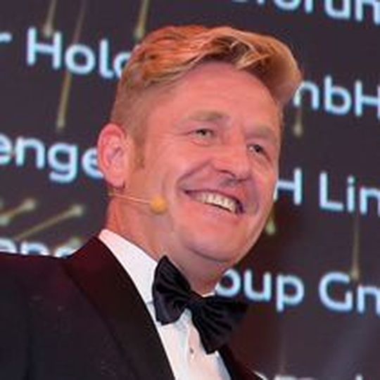 Wayne Griffiths, Leiter Vertrieb Deutschland von Audi, zeichnete am Wochenende die besten deutschen Audi-Partner aus. Wayne Griffiths, Leiter Vertrieb Deutschland von Audi, zeichnete am Wochenende die besten deutschen Audi-Partner aus.