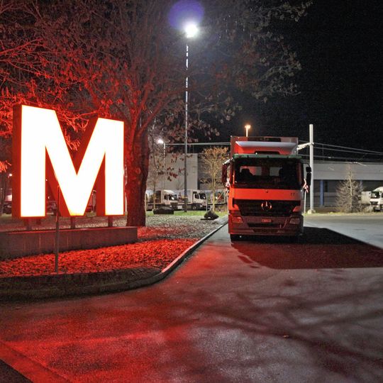 Dem Handelsriesen Migros Ostschweiz gehen mithilfe von GS1 Consult und Quibiq keine Daten mehr entlang der Lieferkette verloren. Dem Handelsriesen Migros Ostschweiz gehen mithilfe von GS1 Consult und Quibiq keine Daten mehr entlang der Lieferkette verloren.
