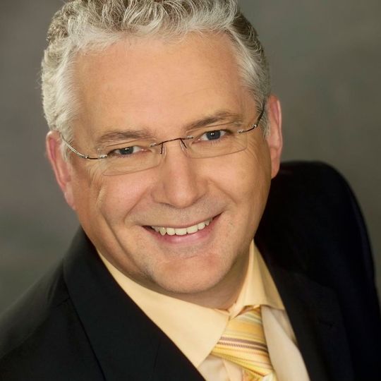 Dr. Norbert Stein, Geschäftsführer der Vitronic GmbH in Wiesbaden, ist für drei Jahre zum Vorstandsvorsitzenden des VDMA-Fachverbands Robotik + Automation gewählt worden. Dr. Norbert Stein, Geschäftsführer der Vitronic GmbH in Wiesbaden, ist für drei Jahre zum Vorstandsvorsitzenden des VDMA-Fachverbands Robotik + Automation gewählt worden.