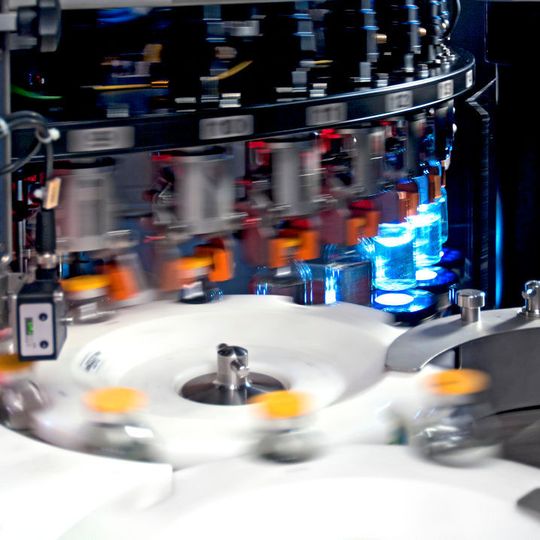 The Argo rotating vial machine inspects glass and plastic containers. The Argo rotating vial machine inspects glass and plastic containers.