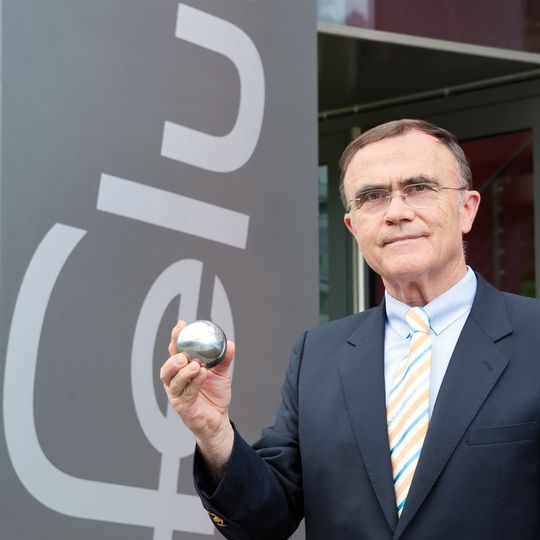 Heinz M. Nägel, Feluwa Pumpen, präsentiert auf dem 13. PROCESS Pumpen-Forum eine Membranpumpe mit automatischer Kompensierung der Gasadsorption im Windkessel. Heinz M. Nägel, Feluwa Pumpen, präsentiert auf dem 13. PROCESS Pumpen-Forum eine Membranpumpe mit automatischer Kompensierung der Gasadsorption im Windkessel.