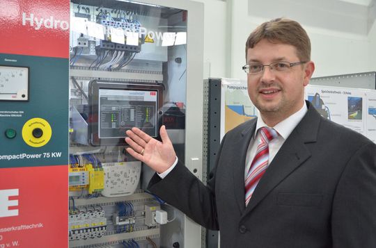 „Die Klemmen von Wago sind unser Hausstandard“, erklärt F.EE-Einkaufsleiter Rainer Walbrun. „Die Klemmen von Wago sind unser Hausstandard“, erklärt F.EE-Einkaufsleiter Rainer Walbrun.