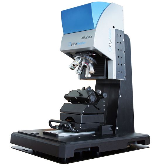 Mit dem optischen Messinstrument „Edgemaster“ stellt Alicona der zerspanenden Industrie ein schnelles und genaues System zur Messung und Visualisierung von Radien und Winkeln einer Schneidkante zur Verfügung. Mit dem optischen Messinstrument „Edgemaster“ stellt Alicona der zerspanenden Industrie ein schnelles und genaues System zur Messung und Visualisierung von Radien und Winkeln einer Schneidkante zur Verfügung.