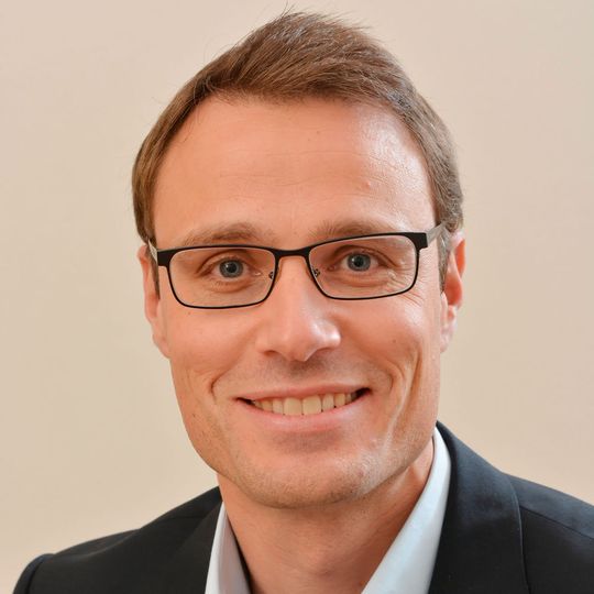 Zeigt sich zufrieden mit der Akzeptanz des neuen „Carrier Premium Accouns“: Ticontract-Geschäftsführer Thomas Einsiedler. Zeigt sich zufrieden mit der Akzeptanz des neuen „Carrier Premium Accouns“: Ticontract-Geschäftsführer Thomas Einsiedler.