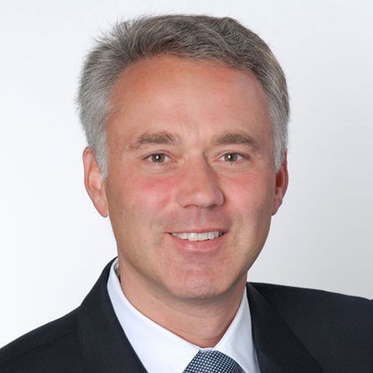 Dr. Steffen Kühling folgt auf ... (siehe Bildergalerie) Dr. Steffen Kühling folgt auf ... (siehe Bildergalerie)
