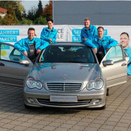 Das Autocenter Schmolke in Osterholz-Scharmbeck ist Pilotbetrieb beim neuen Servicekonzept „Service & Smile“. Das Autocenter Schmolke in Osterholz-Scharmbeck ist Pilotbetrieb beim neuen Servicekonzept „Service & Smile“.