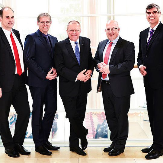 Dr. Harald Schrimpf, Dieter Deutz, Alfred M. Keseberg, Harald Fuchs, Dr. Herbert Stefan Hadler (v.l.n.r.) Dr. Harald Schrimpf, Dieter Deutz, Alfred M. Keseberg, Harald Fuchs, Dr. Herbert Stefan Hadler (v.l.n.r.)