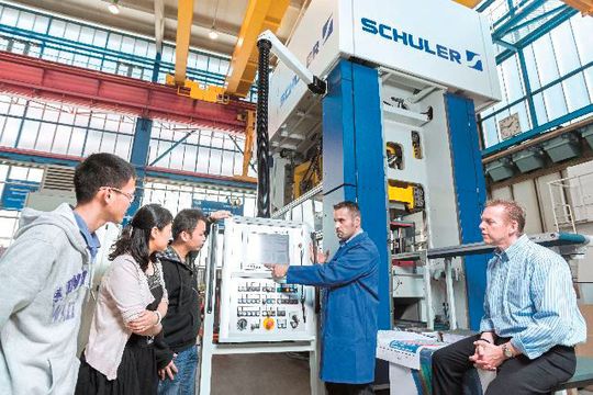 Die Schuler Akademie hat ihr Angebot an Schulungen ausgebaut, in denen die Trainer ihr Wissen praxisnah an den Anlagen weitergeben.