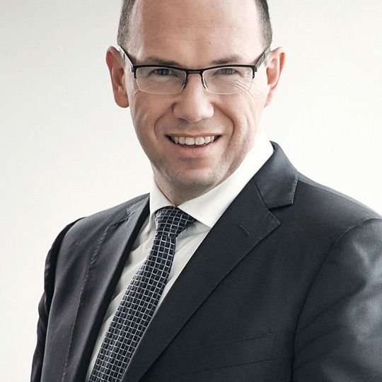 Dr. Andreas Brand hat sein Mandat als Mitglied des Vorstandes und verantwortlich für den Unternehmensbereich Bordnetz-Systeme bei Leoni mit sofortiger Wirkung einvernehmlich niedergelegt. Dr. Andreas Brand hat sein Mandat als Mitglied des Vorstandes und verantwortlich für den Unternehmensbereich Bordnetz-Systeme bei Leoni mit sofortiger Wirkung einvernehmlich niedergelegt.