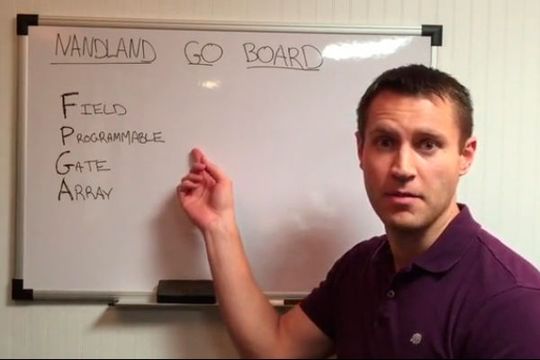 Russell Merrick: Auf nandland.com stellt der Entwicklungsingenieur auf eigene Initiative Tutorials rund um VHDL, Verilog und FPGA-Entwicklung kostenlos zur Verfügung.