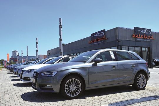 Die Deggendorfer AVP-Gruppe nutzt seit diesem Jahr Videos im Vertrieb von Gebrauchtwagen. Die Deggendorfer AVP-Gruppe nutzt seit diesem Jahr Videos im Vertrieb von Gebrauchtwagen.