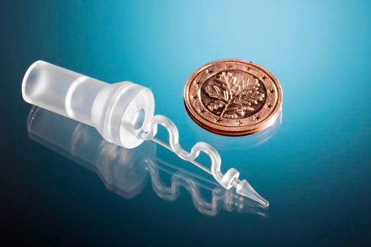 Im Bereich Spezialkomponenten fertigt Freudenberg Medical im Kundenauftrag Präzisionsformteile und Schläuche aus Silikon und Thermoplast. Im Bereich Spezialkomponenten fertigt Freudenberg Medical im Kundenauftrag Präzisionsformteile und Schläuche aus Silikon und Thermoplast.