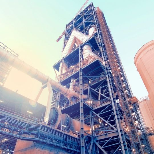 Preheater and rotary kiln of an operating 10,000 tpd cement production line of the Yamama Saudi Cement Company, which was built by Thyssenkrupp on a turnkey basis. Preheater and rotary kiln of an operating 10,000 tpd cement production line of the Yamama Saudi Cement Company, which was built by Thyssenkrupp on a turnkey basis.