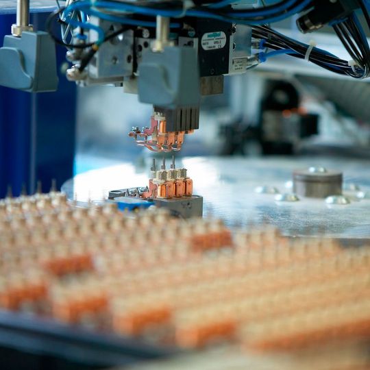 ABB hat ihre 51 prozentige Beteiligung an der Striebel & John GmbH & Co. KG, Sasbach, auf 100 Prozent erhöht. ABB hat ihre 51 prozentige Beteiligung an der Striebel & John GmbH & Co. KG, Sasbach, auf 100 Prozent erhöht.