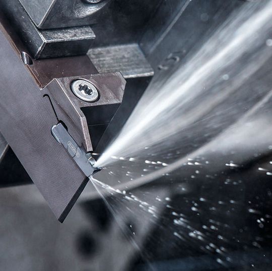 Less is more: Targeted internal coolant supply yields very good results, both in terms of effective cooling and lubrication as well as chip removal. Less is more: Targeted internal coolant supply yields very good results, both in terms of effective cooling and lubrication as well as chip removal.