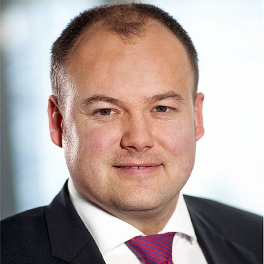 Der Aufsichtsrat der DMG Mori AG hat Dipl.-Kfm. Björn Biermann, 36, mit sofortiger Wirkung zum ordentlichen Vorstandsmitglied bestellt. Der Aufsichtsrat der DMG Mori AG hat Dipl.-Kfm. Björn Biermann, 36, mit sofortiger Wirkung zum ordentlichen Vorstandsmitglied bestellt.