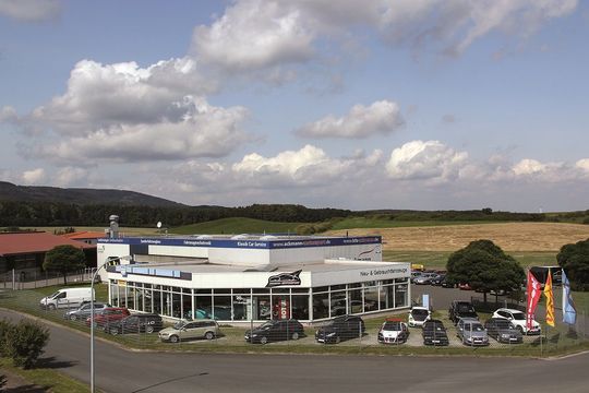 Kfz-Ackmann ist mit Kfz-Service, Karosseriebau, Lackiererei und eigener Motorsportabteilung breit aufgestellt und seit 21 Jahren erfolgreich am Markt. Kfz-Ackmann ist mit Kfz-Service, Karosseriebau, Lackiererei und eigener Motorsportabteilung breit aufgestellt und seit 21 Jahren erfolgreich am Markt.