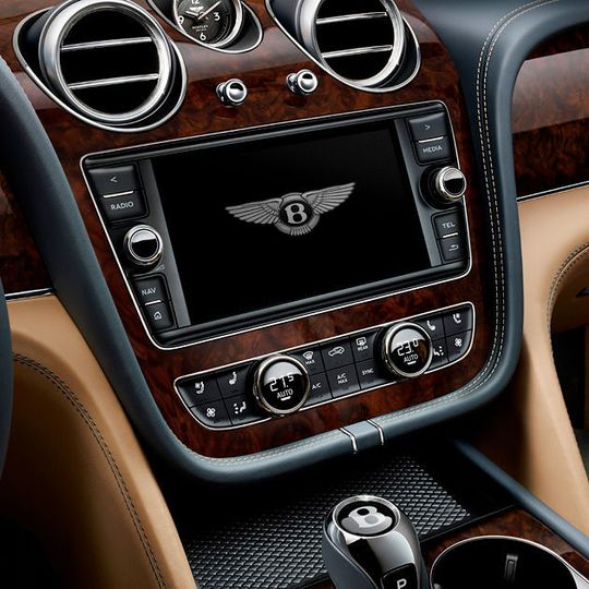 Das neue Klimabediensystem im Bentley Bentayga kommt von BHTC. Das neue Klimabediensystem im Bentley Bentayga kommt von BHTC.