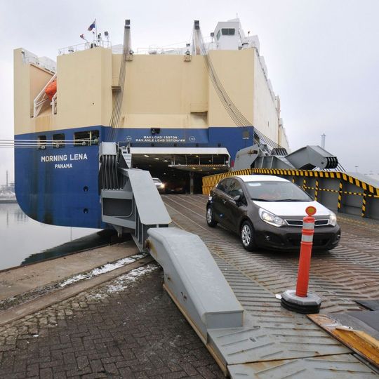 Die „Morning Lena“ ist das nach dem ESI-Standard nachhaltigste Schiff, das 2011 den Hafen Rotterdam genutzt hat. Die „Morning Lena“ ist das nach dem ESI-Standard nachhaltigste Schiff, das 2011 den Hafen Rotterdam genutzt hat.