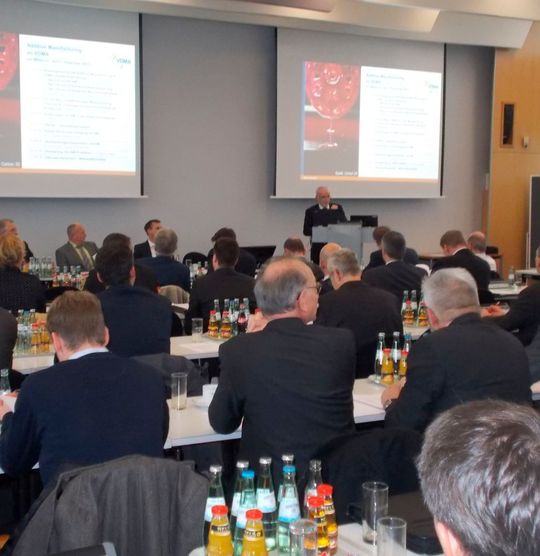 Die Infoveranstaltung der Arbeitsgemeinschaft Additive Manufacturing im VDMA war mit rund 100 Teilnehmern komplett ausgebucht. Die Infoveranstaltung der Arbeitsgemeinschaft Additive Manufacturing im VDMA war mit rund 100 Teilnehmern komplett ausgebucht.